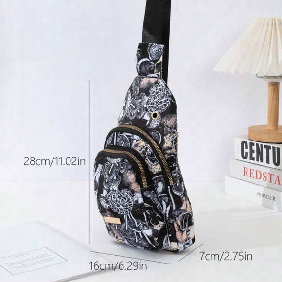 Mushroom and skulls chest bag - Picture 2 of 3